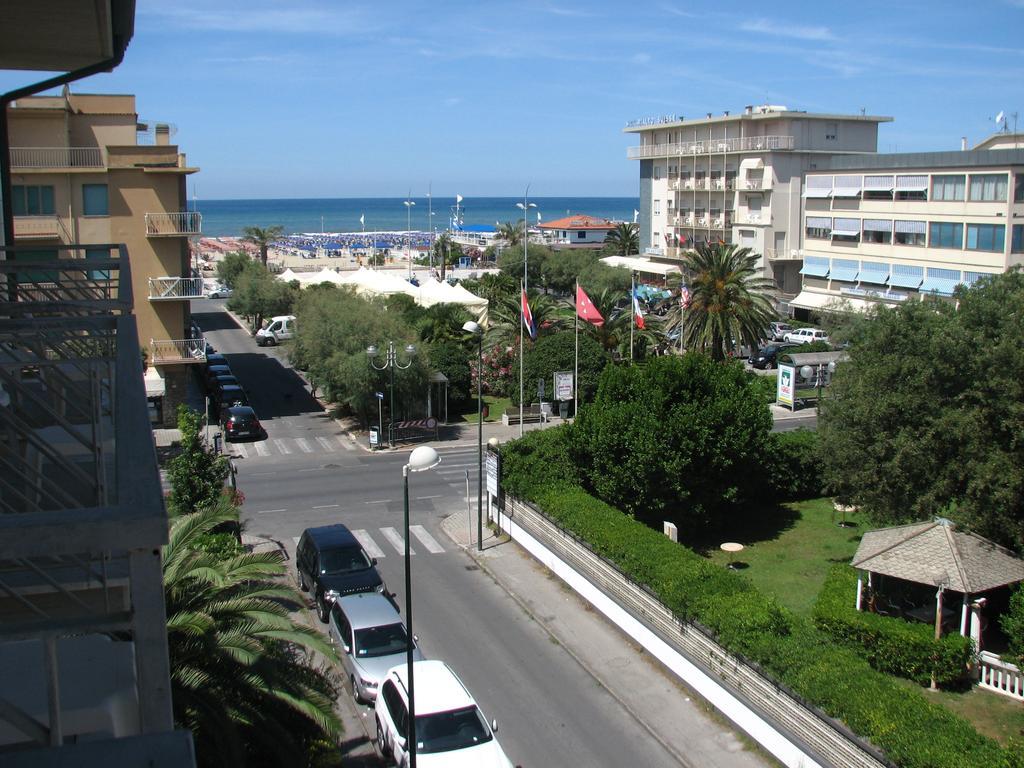 Hotel Smeraldo Lido di Camaiore Dış mekan fotoğraf